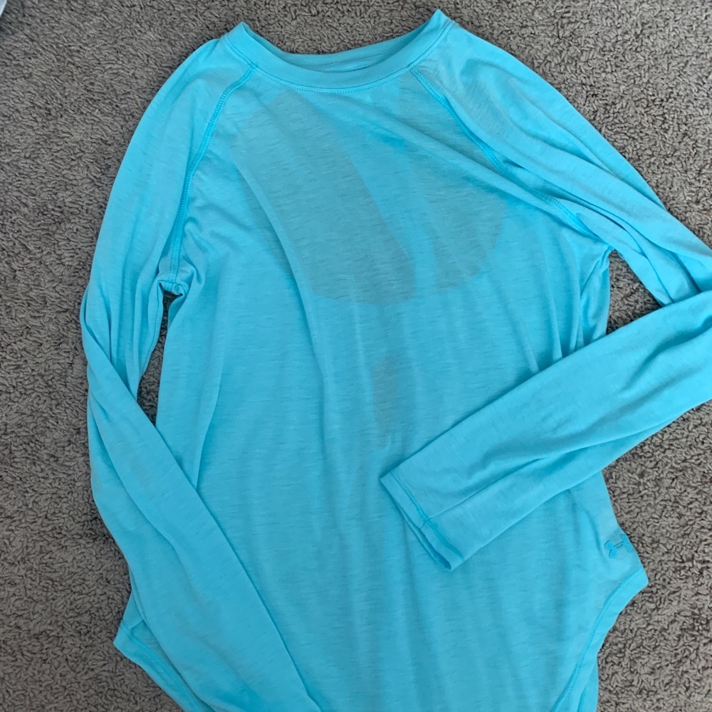Long sleeve workout shirt
